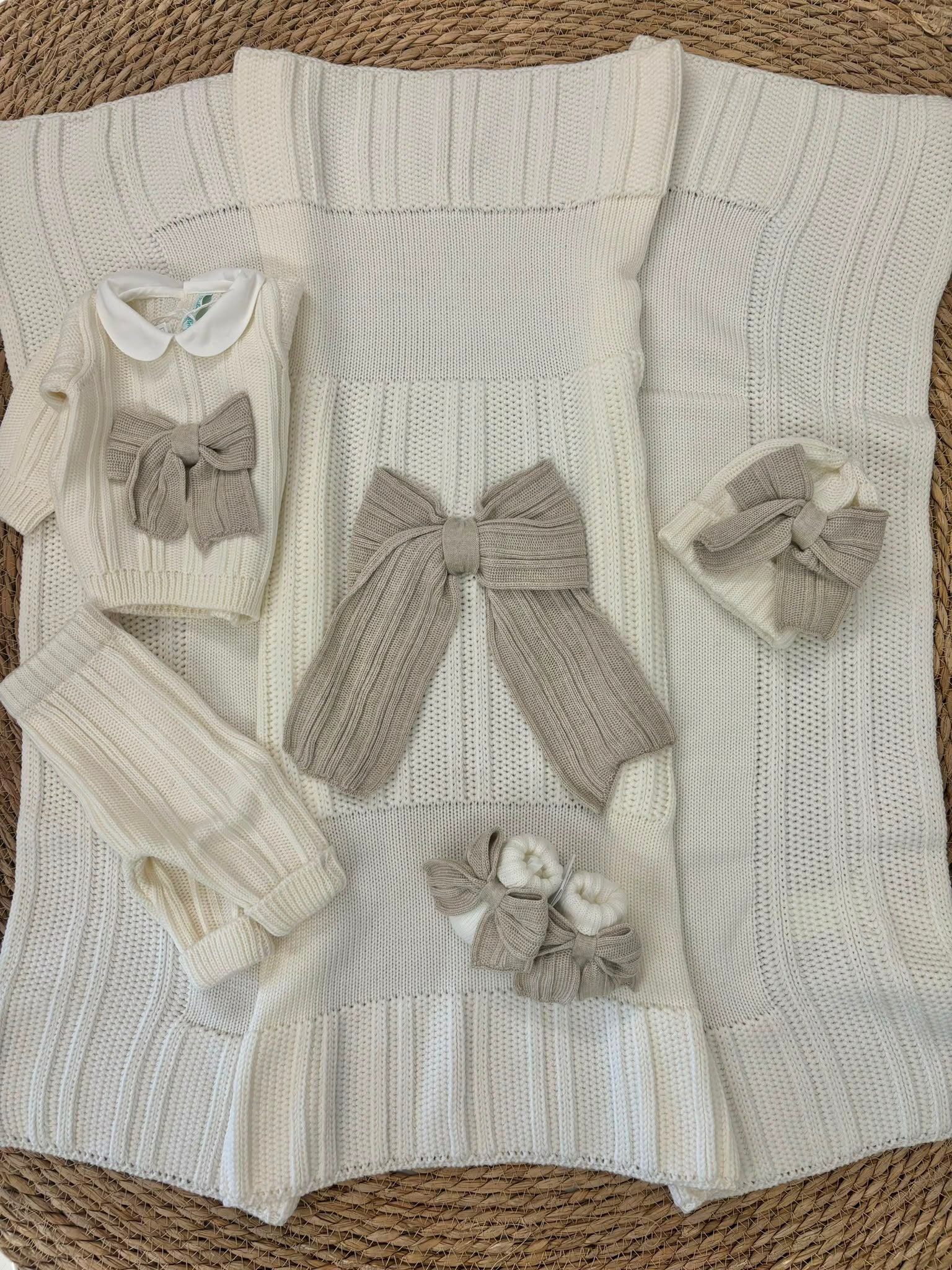 SET CORDINATO IN LANA BEBE'DI ALMY