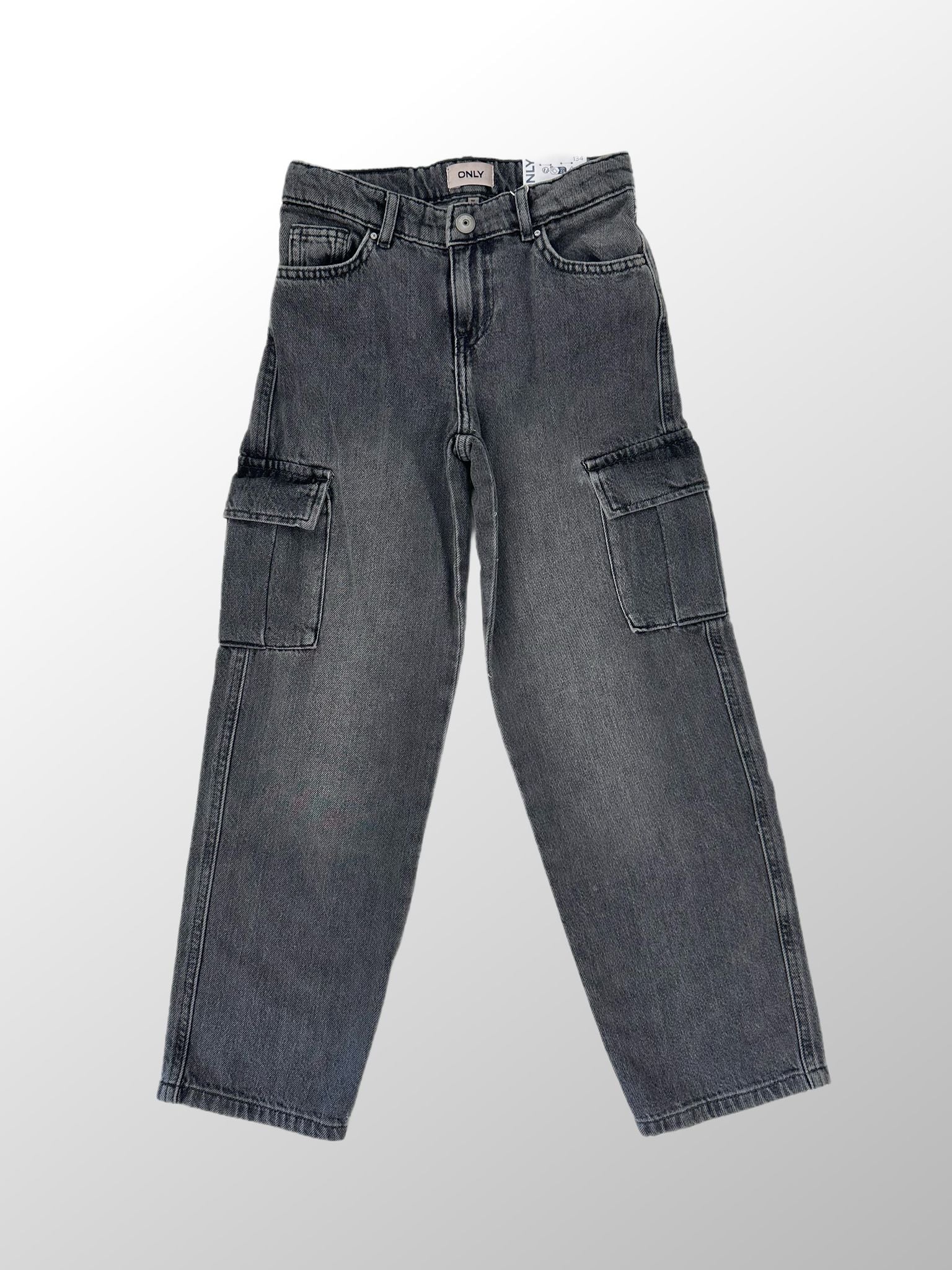 JEANS ONLY