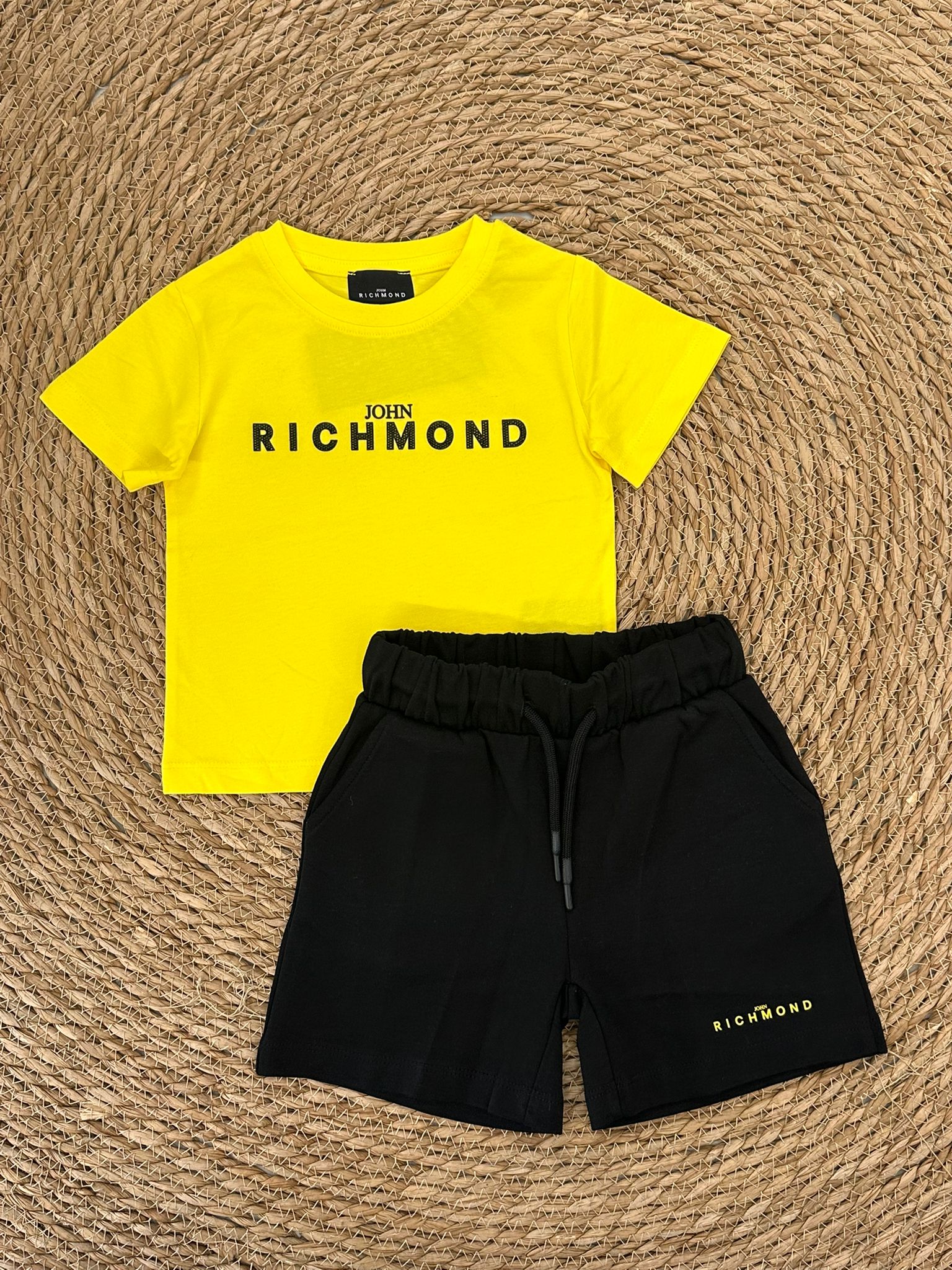 COMPLETO RICHMOND