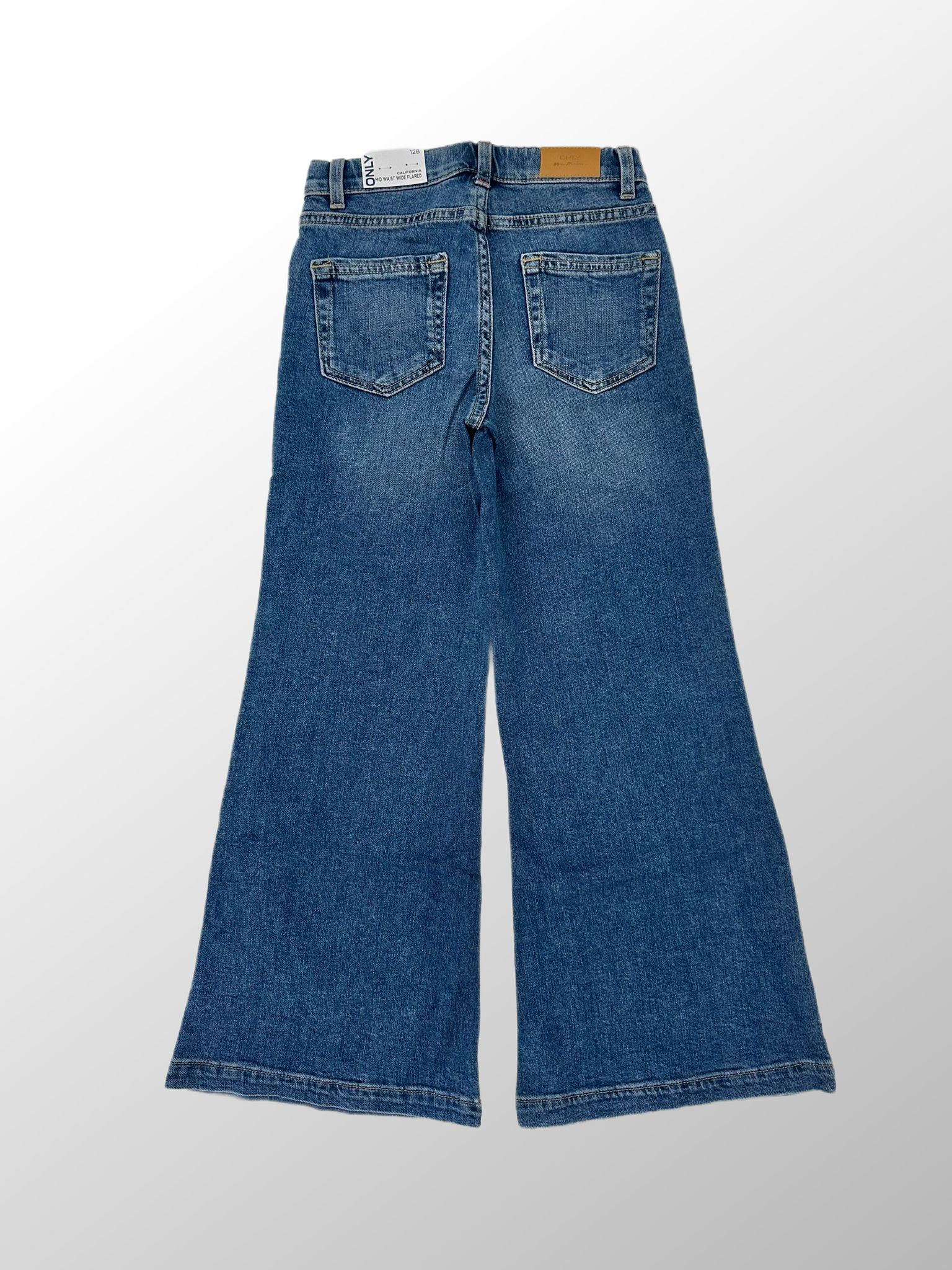 JEANS ONLY